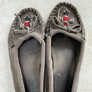 Minnetonka Moccasins Gray Suede Size 7